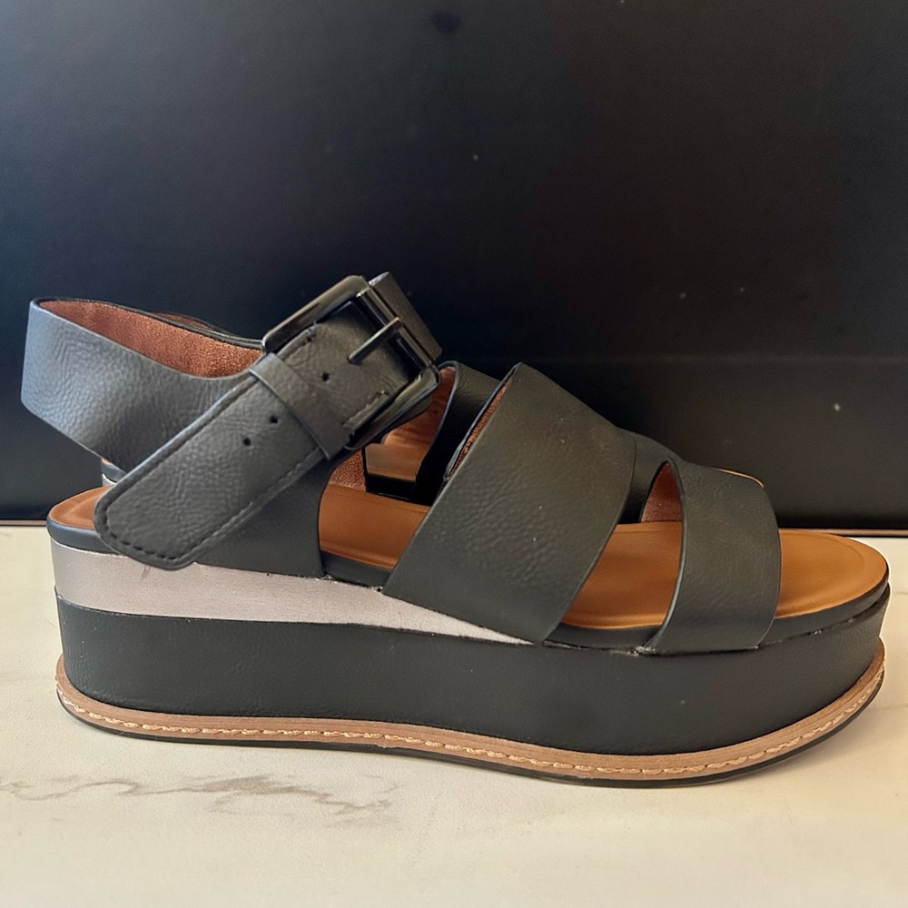 Naturalizer black gladiator sandal size 7.5